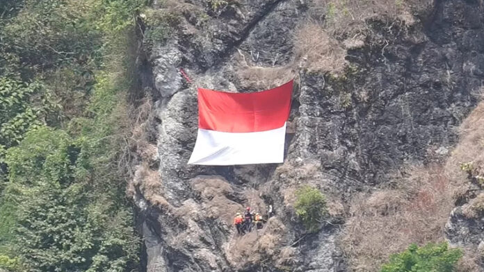 BENDERA-4-2430369831