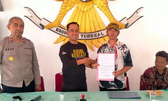 Video-bawang-merah-kirab-grebeg-tutup-suro-1827139803
