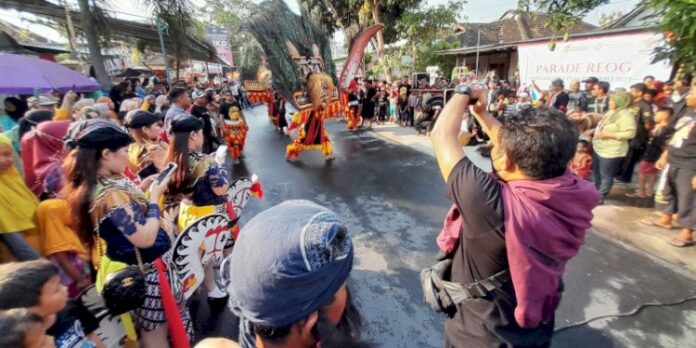 image_750x_653ce92dd559b