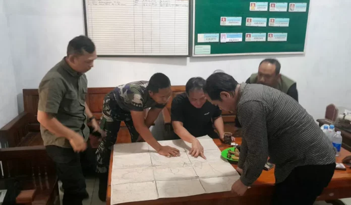 koordinasi-pemadaman-kebakaran-lawu-437305628 (1)