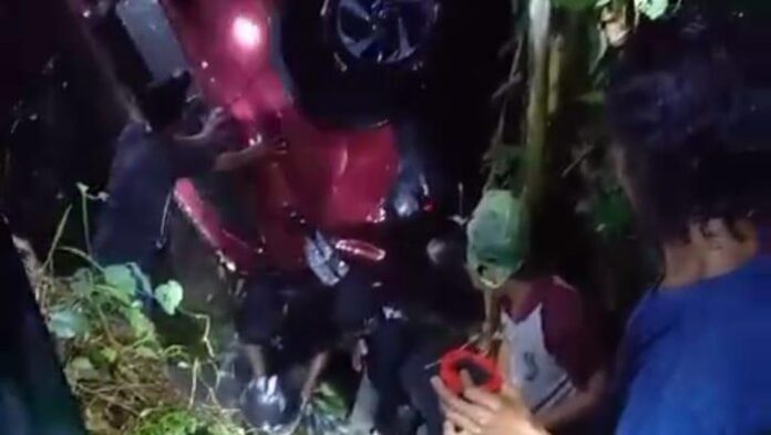 minibus-jatuh-di-jurang-palopo-menewaskan-seorang-pendeta-dokumen-istimewa_169