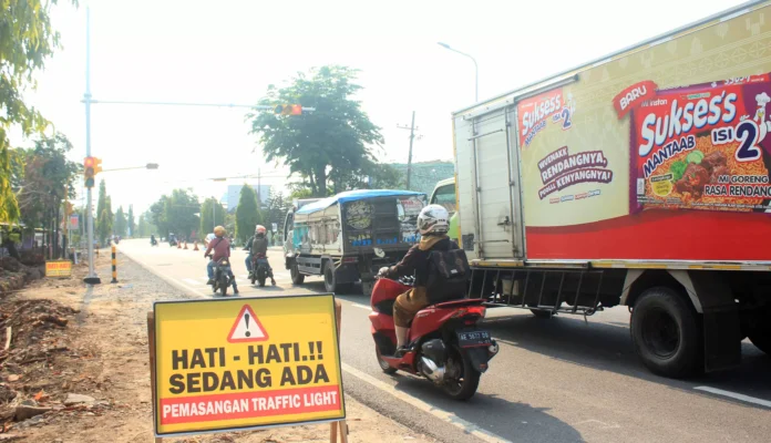 tRAFFIC-LIGHTS-4-739071746