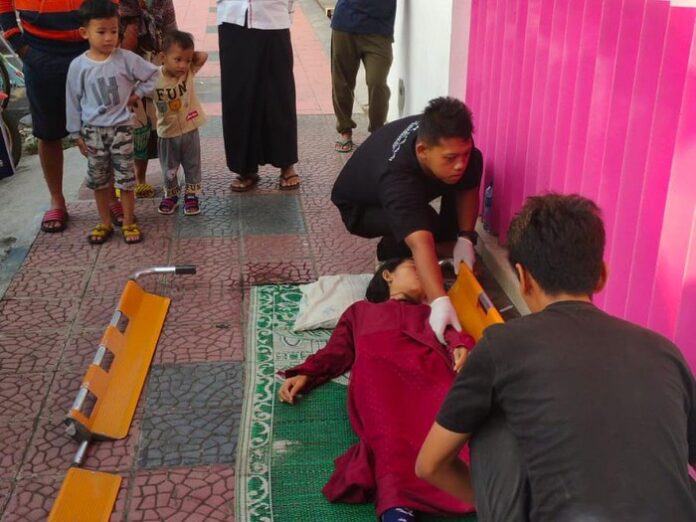 heboh-perempuan-tergeletak-tak-sadarkan-diri-di-depan-toko-banyuwangi-2_43