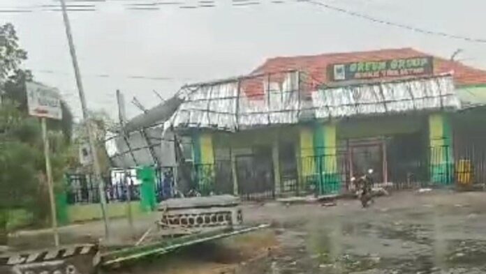 hujan-angin-di-madiun_169