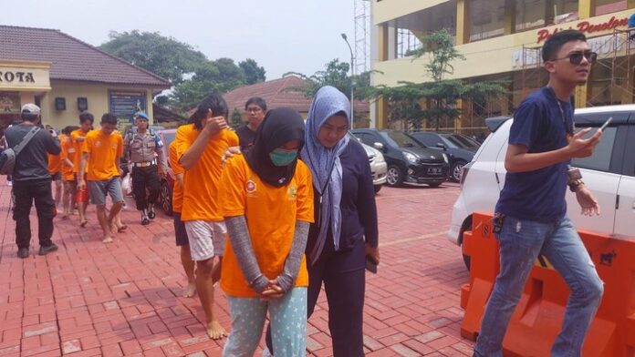 pelaku-penyalahgunaan-narkoba-ditangkap-polresta-bogor-kota_169