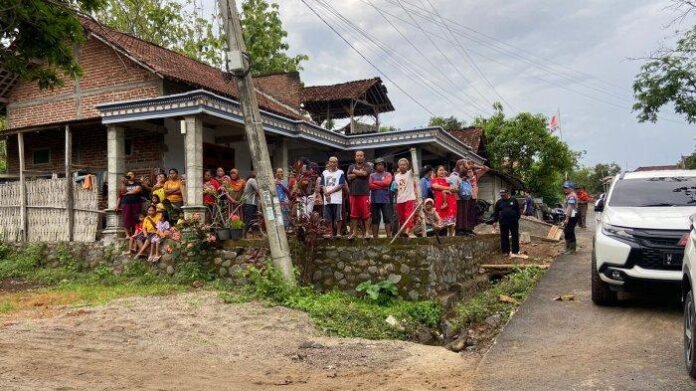 Rekonstruksi-kasus-pembunuhan-kakek-di-ponorogo